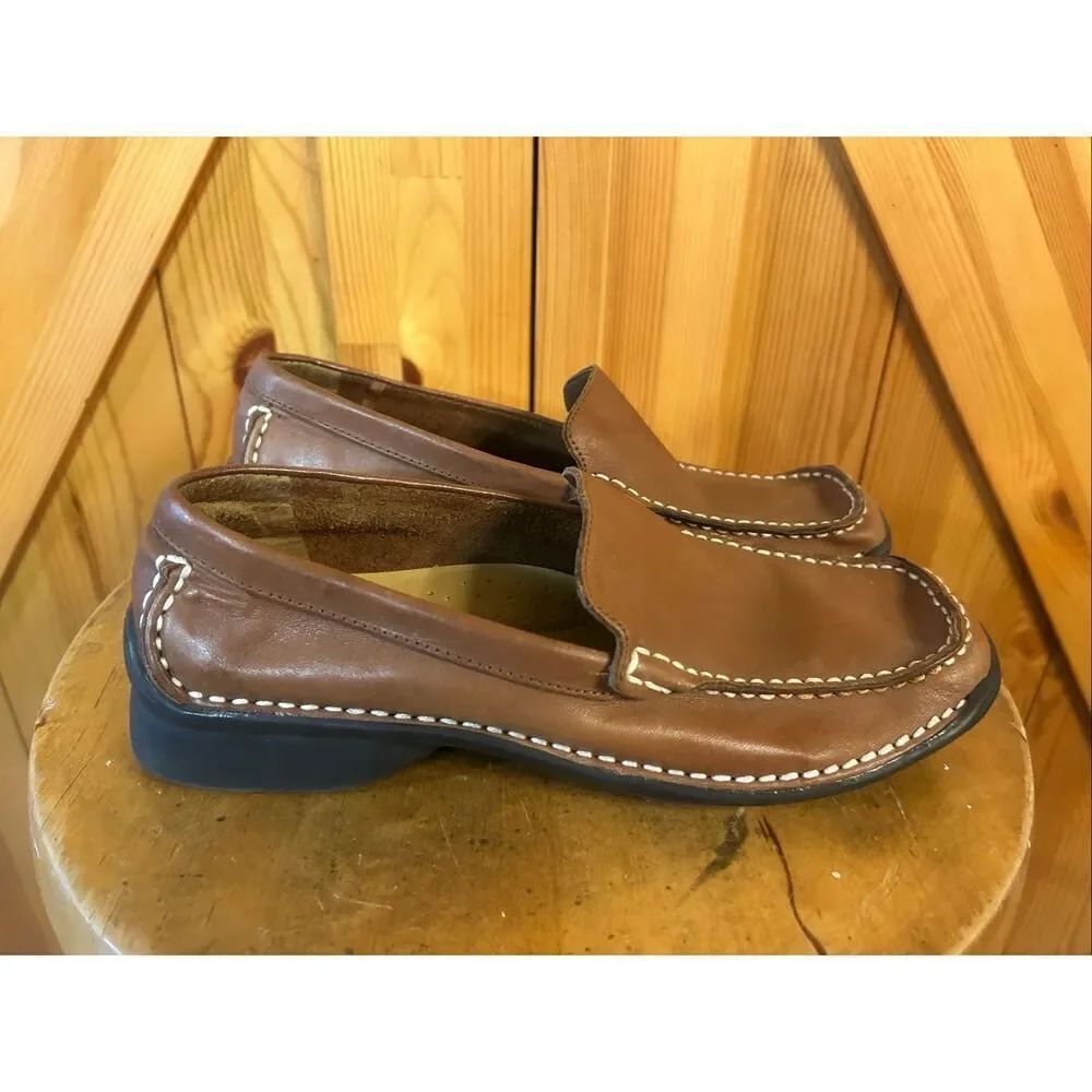 Thom McAn Size 7 Women Leather Shoes Slip on Flat Heel Comfort Loafers
